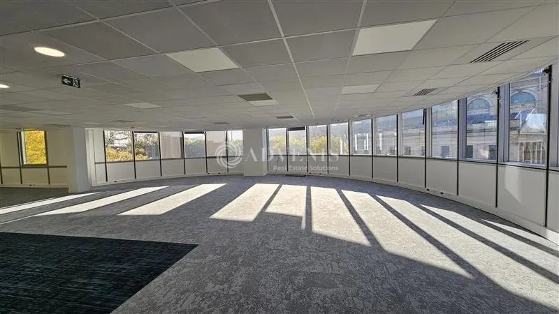Office in Lille for lease - Interior Photo - Image 2 of 12