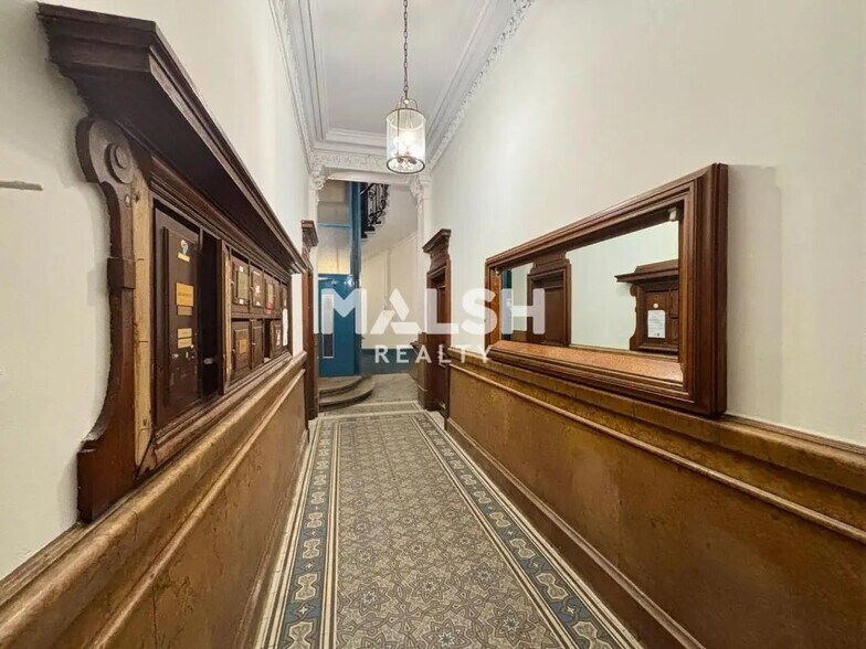 Bureau dans Lyon à louer - Hall d’entrée - Image 2 de 9