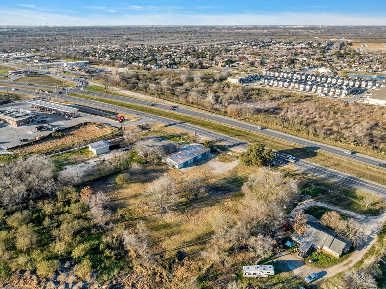 11211 S US Highway 181, San Antonio, TX à vendre - Photo du bâtiment - Image 2 de 23