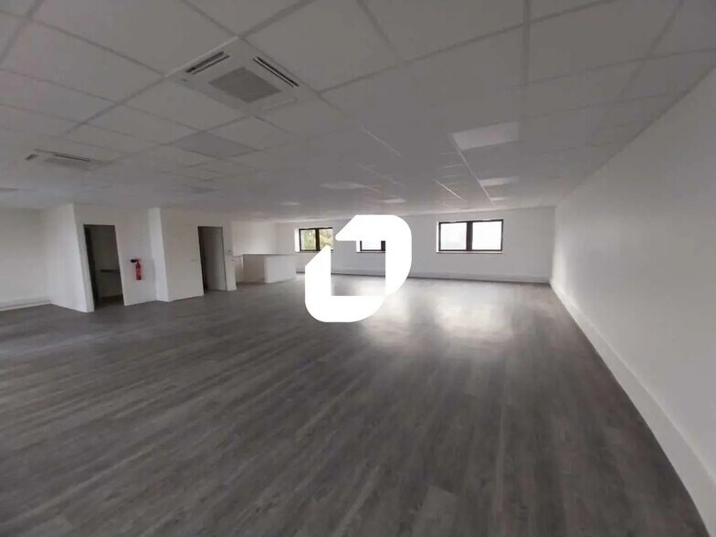 Flex dans SAINT-OUEN-L'AUMONE à louer - Photo intérieure - Image 3 de 10