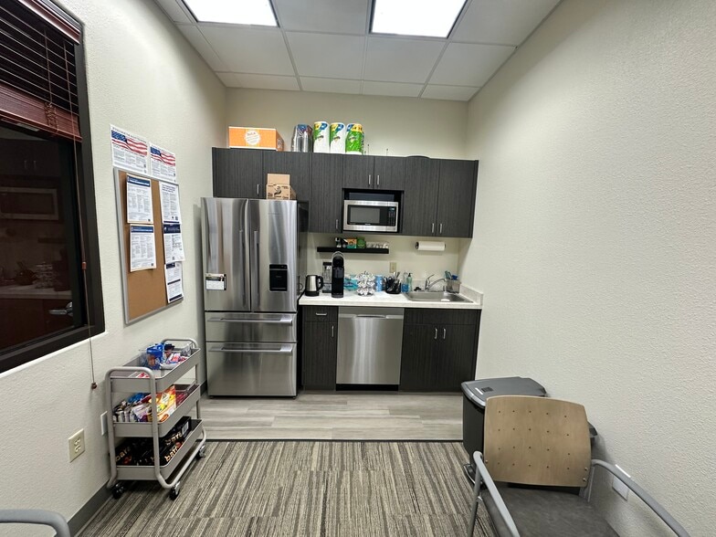 5470 kietzke Ln, Reno, NV for lease - Interior Photo - Image 2 of 19