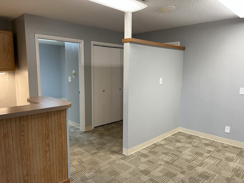 1966 W 15th St, Loveland, CO for lease - Building Photo - Image 2 of 9