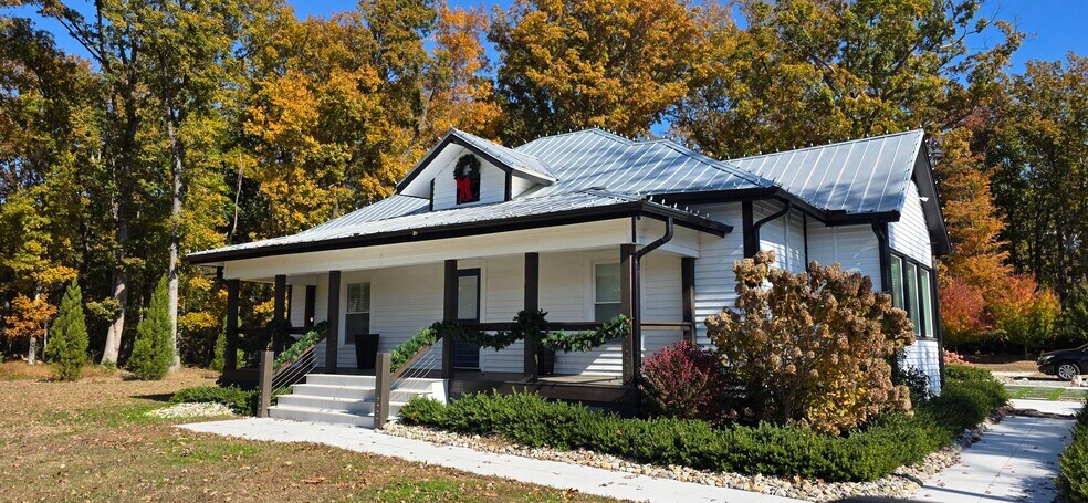 6212 Lake Brandt Rd, Summerfield, NC à louer - Photo du bâtiment - Image 1 de 11