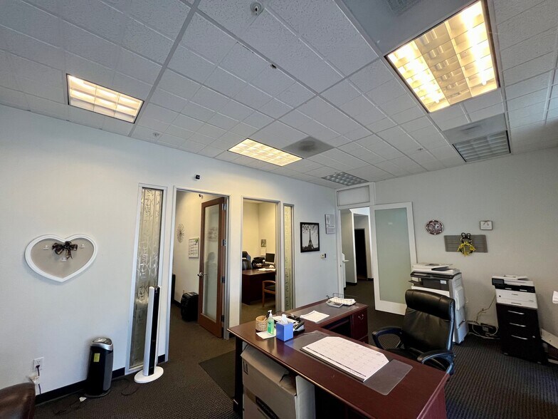 670-694 Pinnacle Pl, Livermore, CA à vendre - Photo du bâtiment - Image 3 de 12