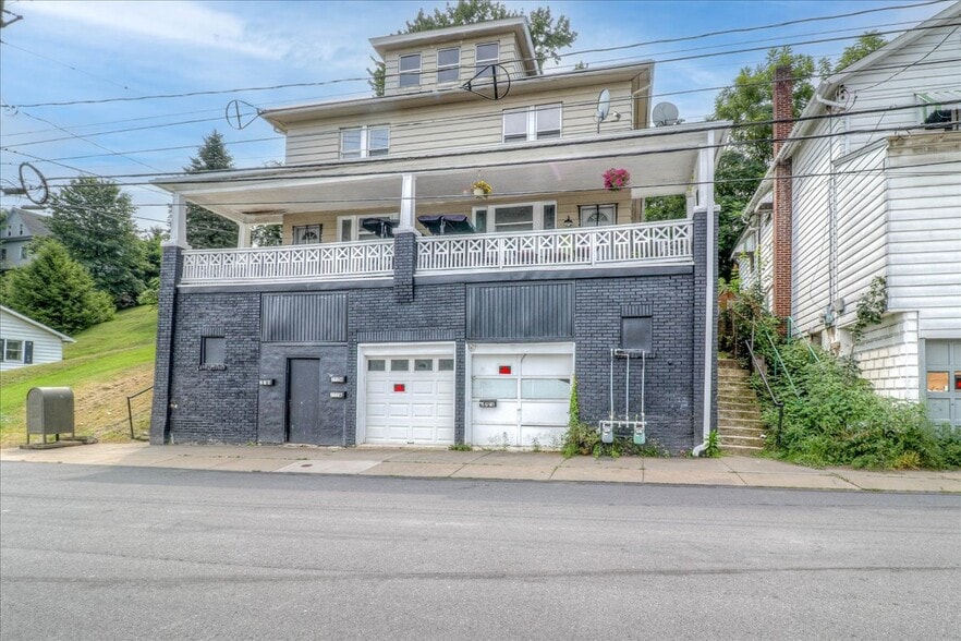 277 E Spring St, Nanticoke, PA for sale - Primary Photo - Image 1 of 31