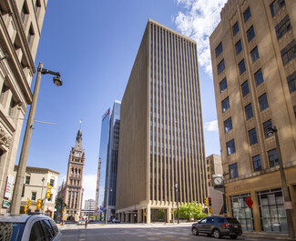 Plus de détails pour 770 N Water St, Milwaukee, WI - Bureau à vendre