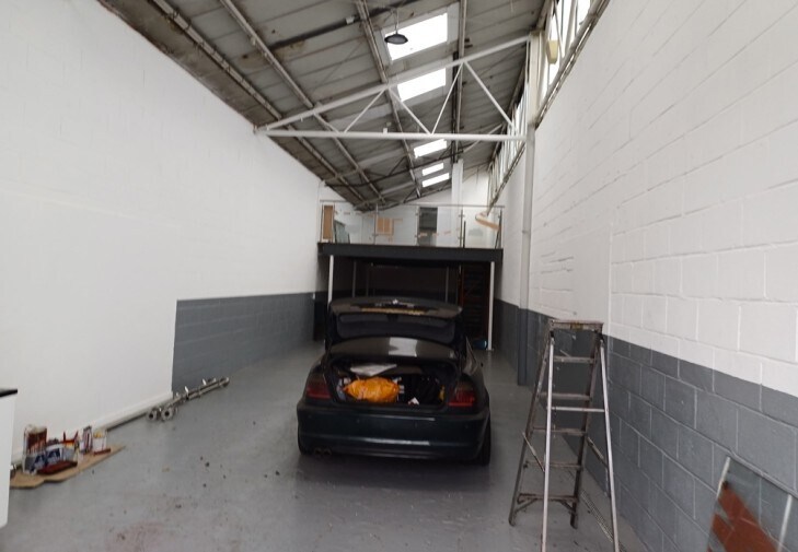 1-21C White Hart Ln, London for lease Interior Photo- Image 1 of 2