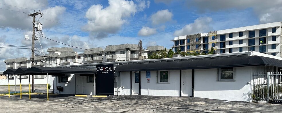 4385 NW 7th St, Miami, FL for lease - Building Photo - Image 3 of 16