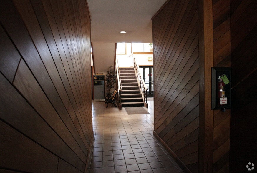 41929-41965 Big Bear Blvd, Big Bear Lake, CA for lease - Interior Photo - Image 2 of 9