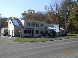 157 Feeding Hills Rd, Southwick, MA à vendre - Photo principale - Image 1 de 1