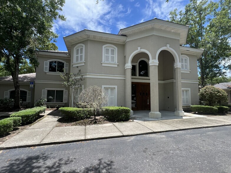 4309 Pablo Oaks Ct, Jacksonville, FL à louer - Photo du bâtiment - Image 2 de 9