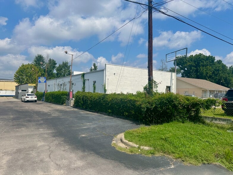 751 Greenlawn Dr, Columbia, SC for lease - Building Photo - Image 3 of 9