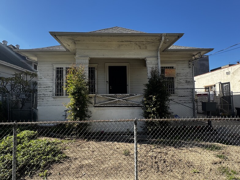 1025 Kenmore Avenue Ave, Los Angeles, CA for sale - Primary Photo - Image 1 of 6
