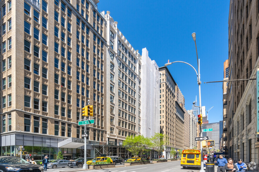 450-460 Park Ave S, New York, NY for sale - Primary Photo - Image 1 of 1