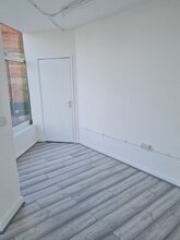 Victoria Rd, Horley for lease Interior Photo- Image 2 of 4
