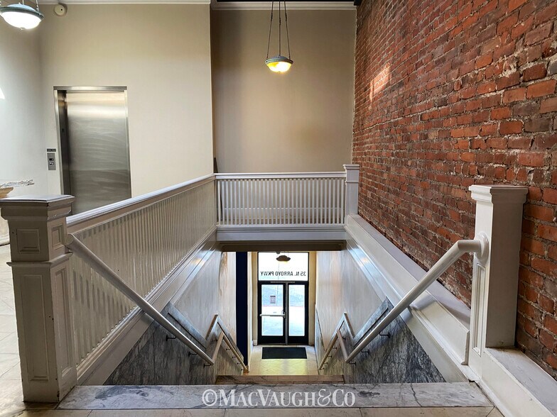 35-45 N Arroyo Pky, Pasadena, CA à louer - Photo intérieure - Image 2 de 19