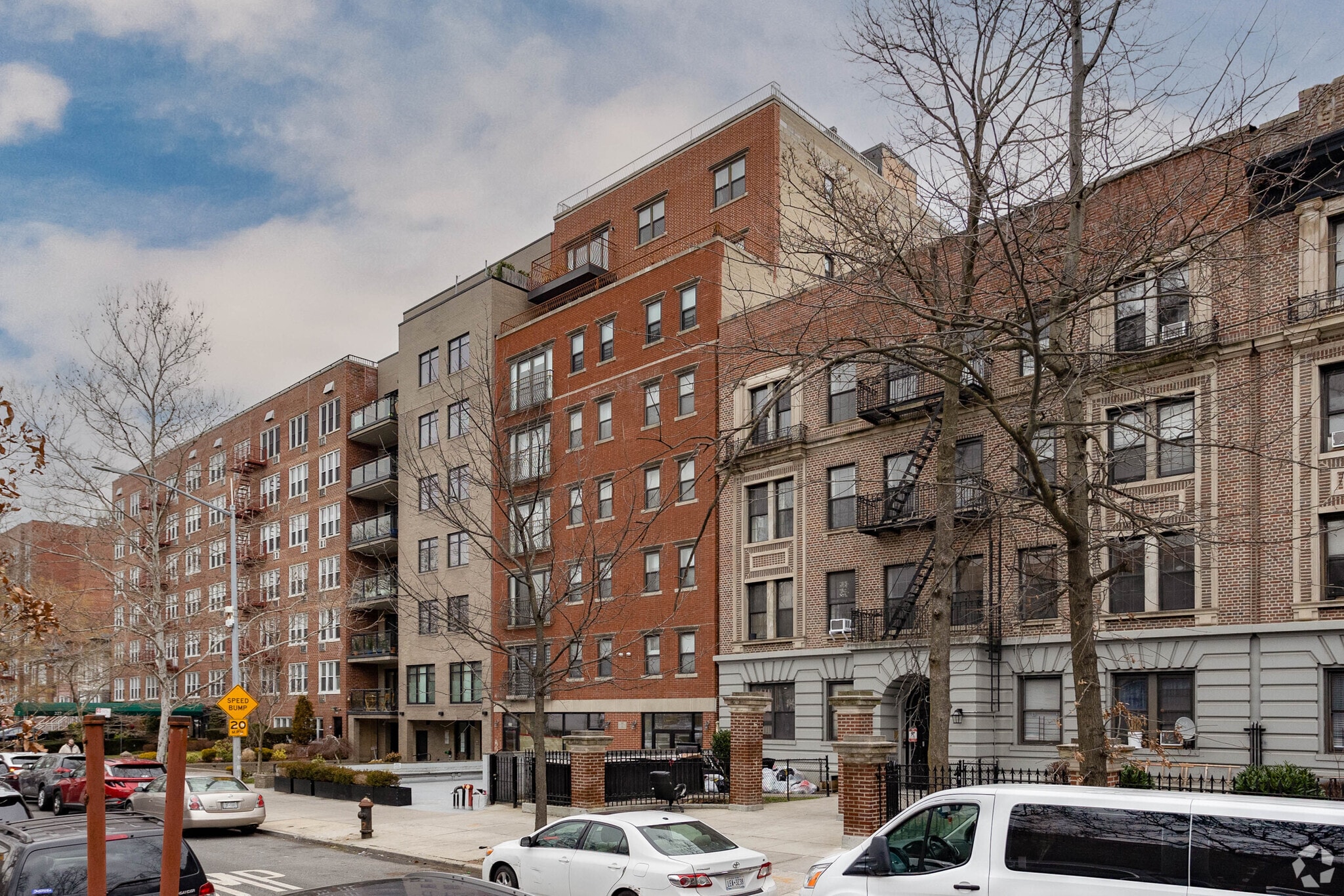 235 Ocean Pky, Brooklyn, NY for lease Primary Photo- Image 1 of 10