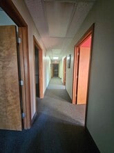 701-735 E Sycamore St, Evansville, IN for lease Interior Photo- Image 2 of 14