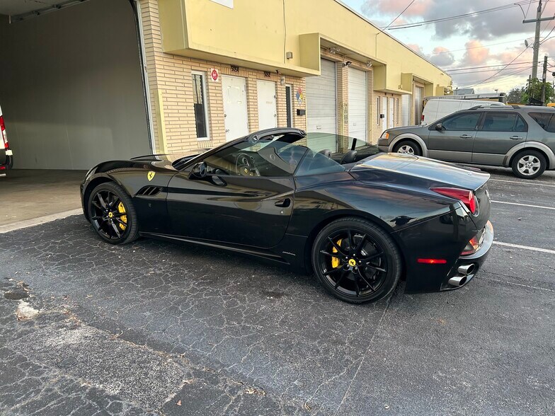 5042-5054 NE 12th Ave, Fort Lauderdale, FL à louer - Photo du bâtiment - Image 3 de 13