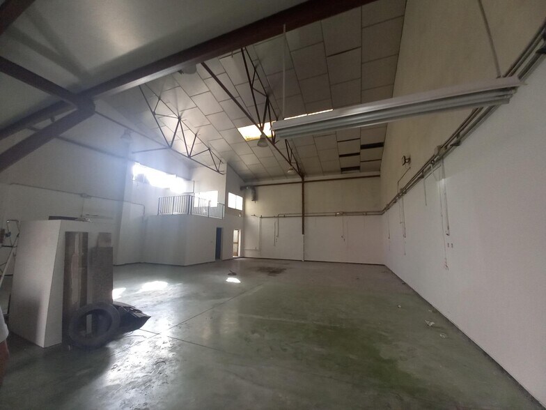 Industrial in Elche for lease - Interior Photo - Image 2 of 10