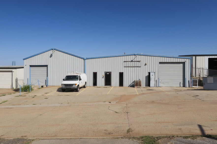 1037 SE 26th St, Oklahoma City, OK for lease - Building Photo - Image 1 of 3