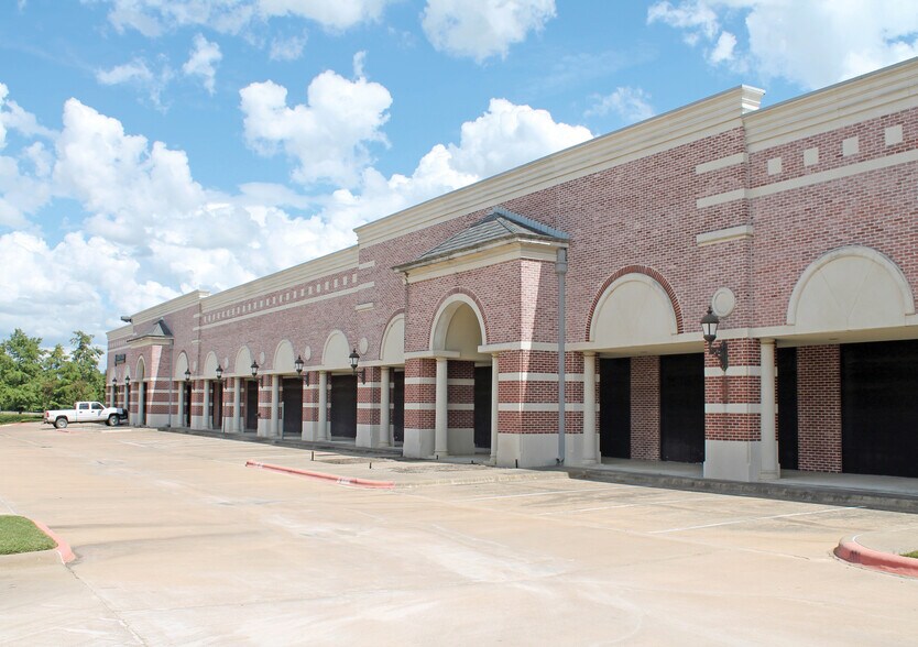 1630 Briarcrest Dr, Bryan, TX à louer - Photo du bâtiment - Image 2 de 5