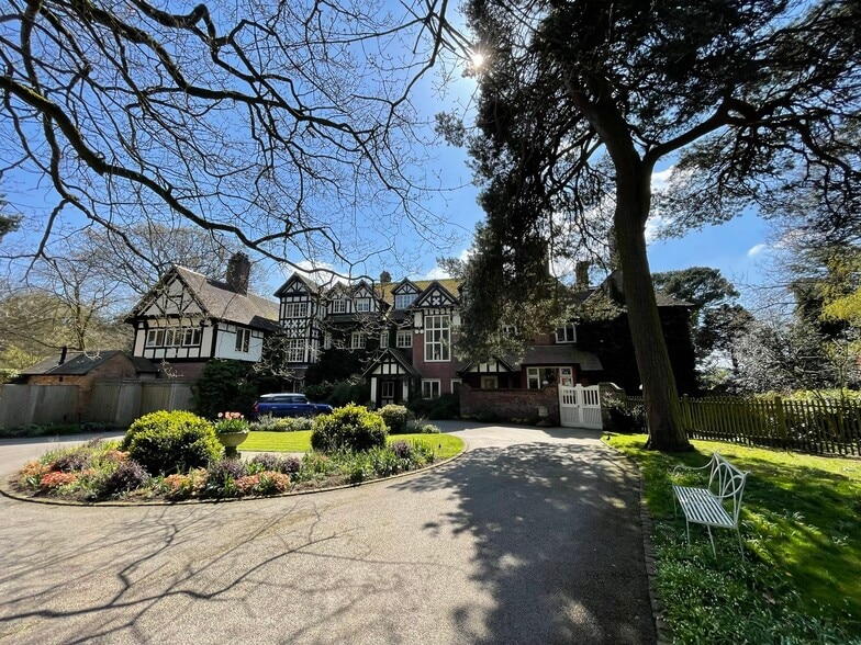 Chester Rd, Northwich for sale - Primary Photo - Image 1 of 18