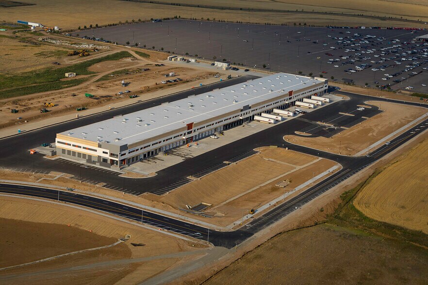 6611 Powhaton Rd, Aurora, CO à louer - Photo du bâtiment - Image 3 de 20