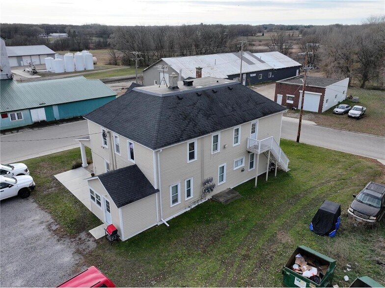 81 Linden Ave W, Kimball, MN à vendre - Photo du bâtiment - Image 2 de 5