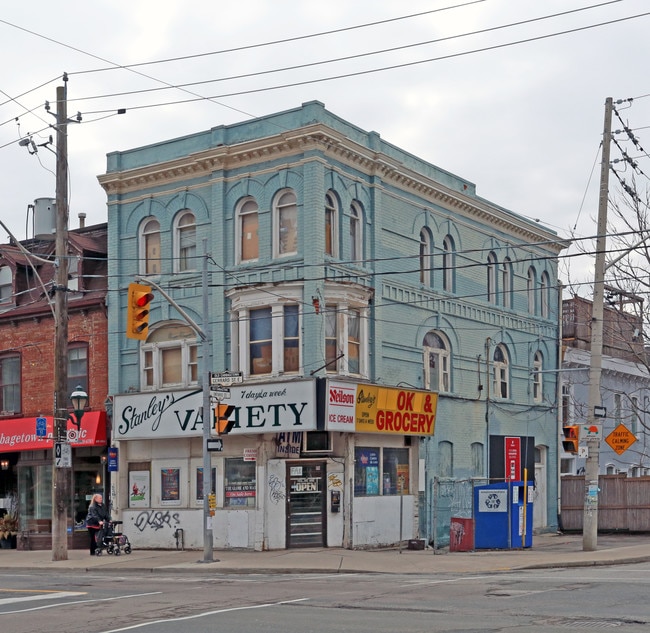 More details for 237 Gerrard St E, Toronto, ON - Retail for Sale