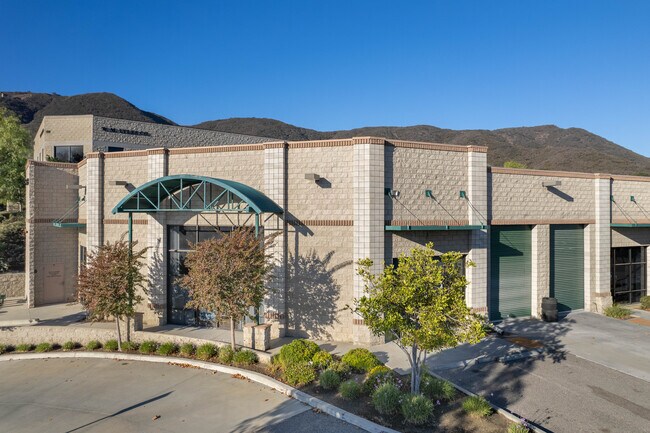 Plus de détails pour 42108 Roick Dr, Temecula, CA - Industriel à louer