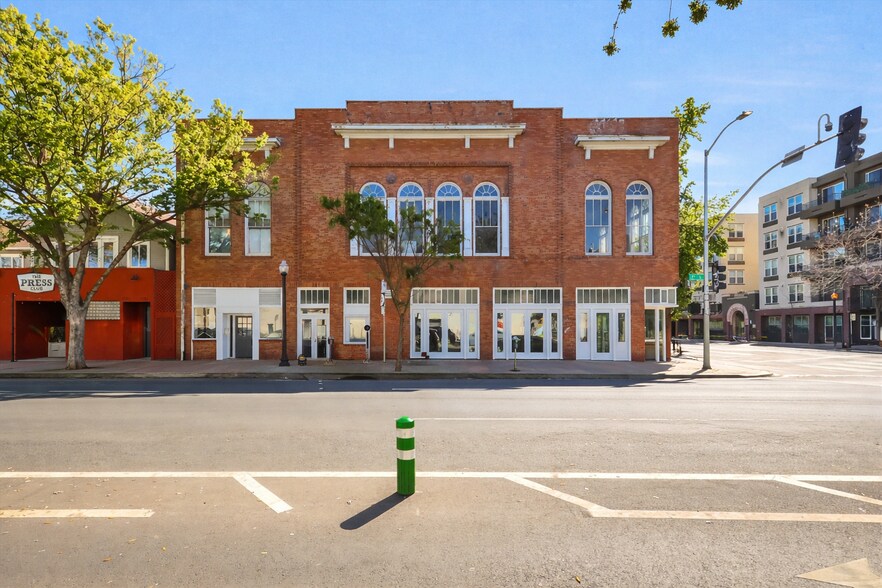 2101 L & 2107 L St. Retail portefeuille de 2 propriétés à vendre sur LoopNet.ca - Photo du bâtiment - Image 2 de 54