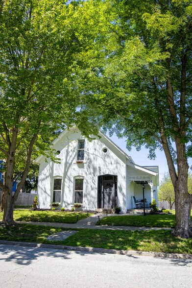 324 W North St, Lebanon, IN à vendre - Photo du bâtiment - Image 1 de 27