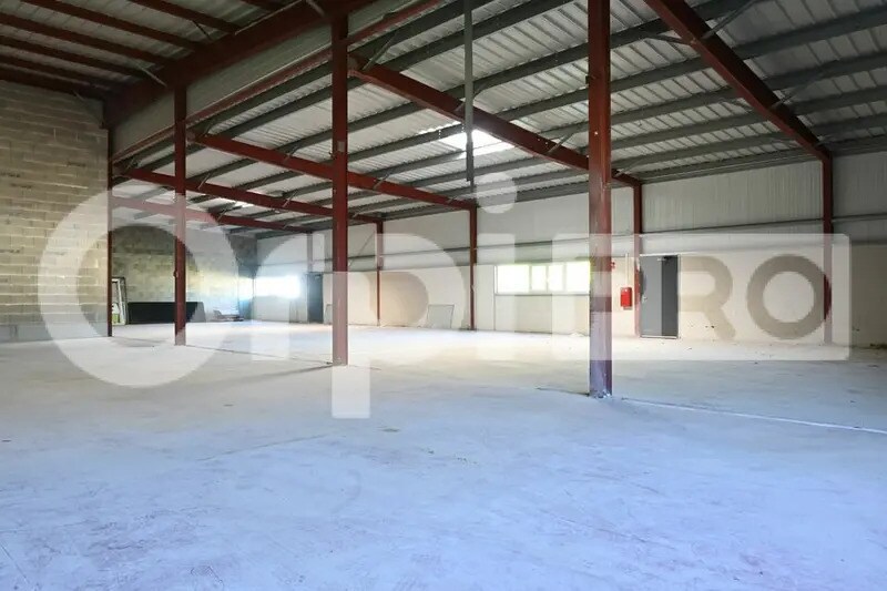 Flex in Bourgoin-Jallieu for lease - Interior Photo - Image 1 of 7