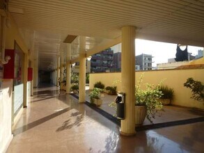 Bureau/Commerce de détail dans Vilanova i la Geltrú, Barcelona à louer Photo intérieure- Image 1 de 8