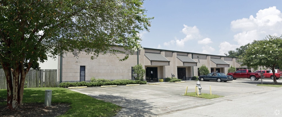 200-210 Pailet Dr, Harvey, LA à louer - Photo principale - Image 1 de 4