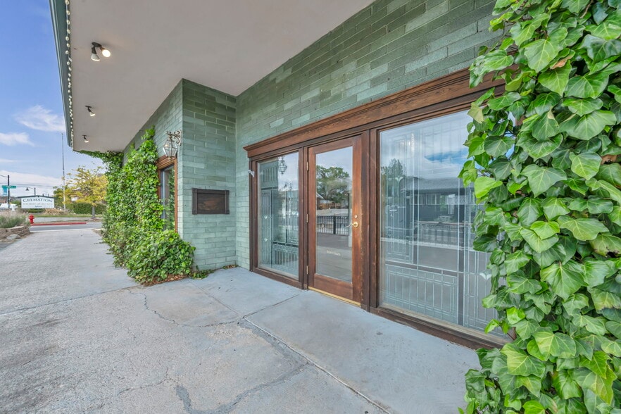 700 S Wells Ave, Reno, NV for lease - Primary Photo - Image 1 of 15