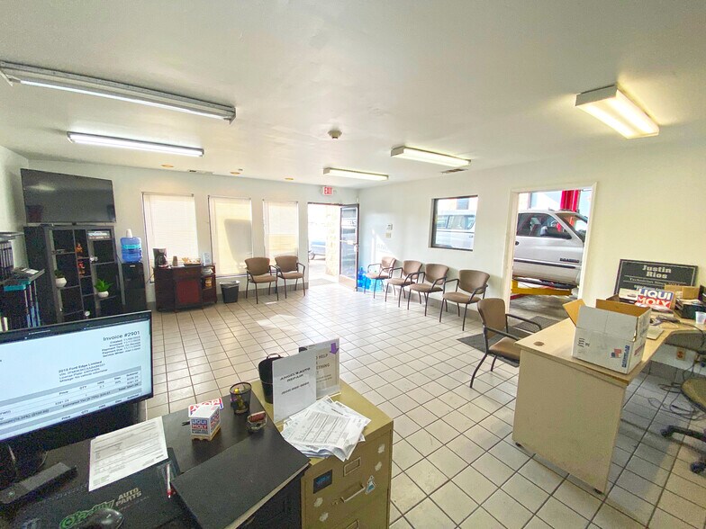 5940 Matthews St, Goleta, CA à vendre - Photo intérieure - Image 2 de 5