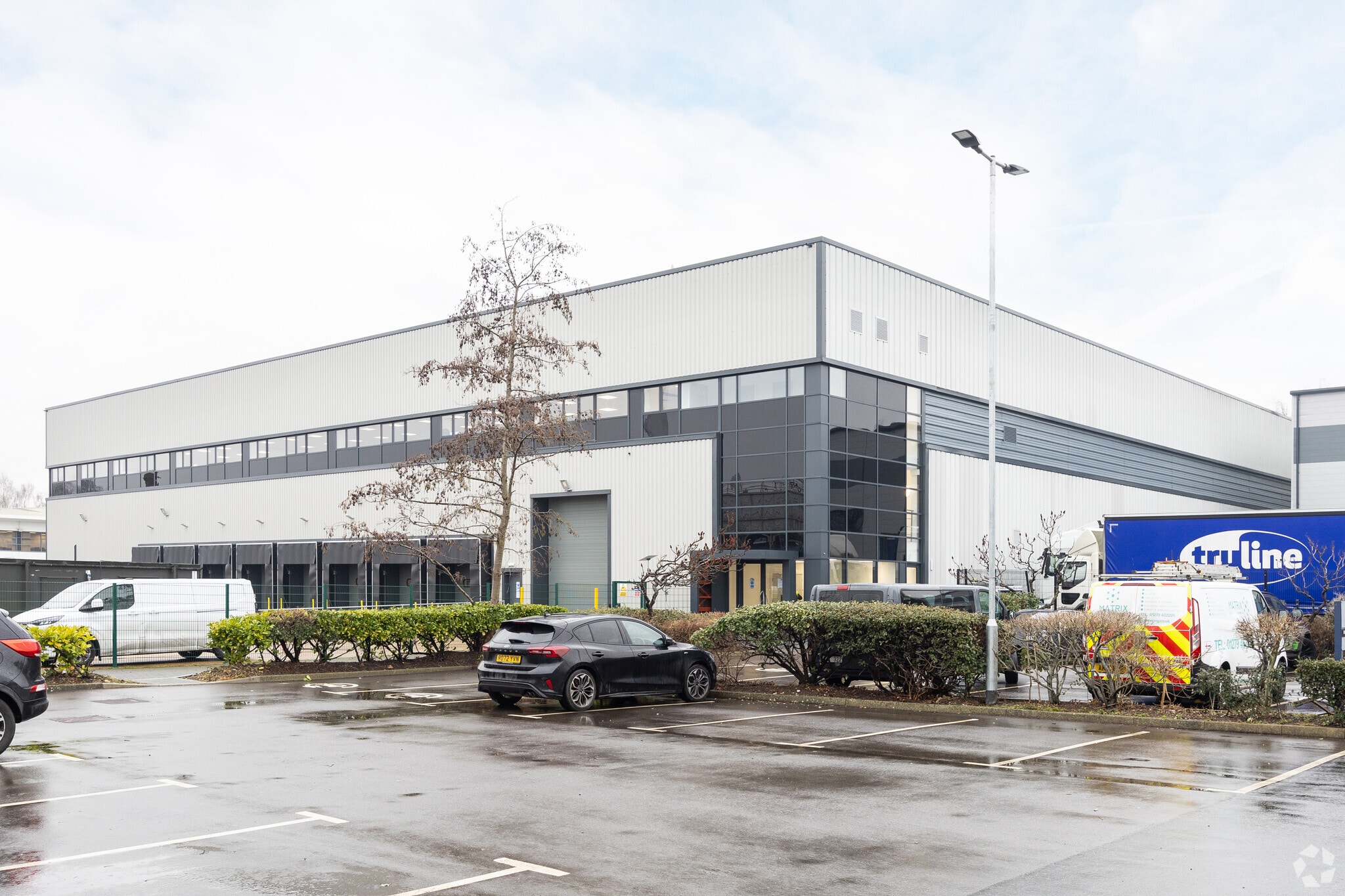 Bilton Rd, Basingstoke for sale Primary Photo- Image 1 of 1