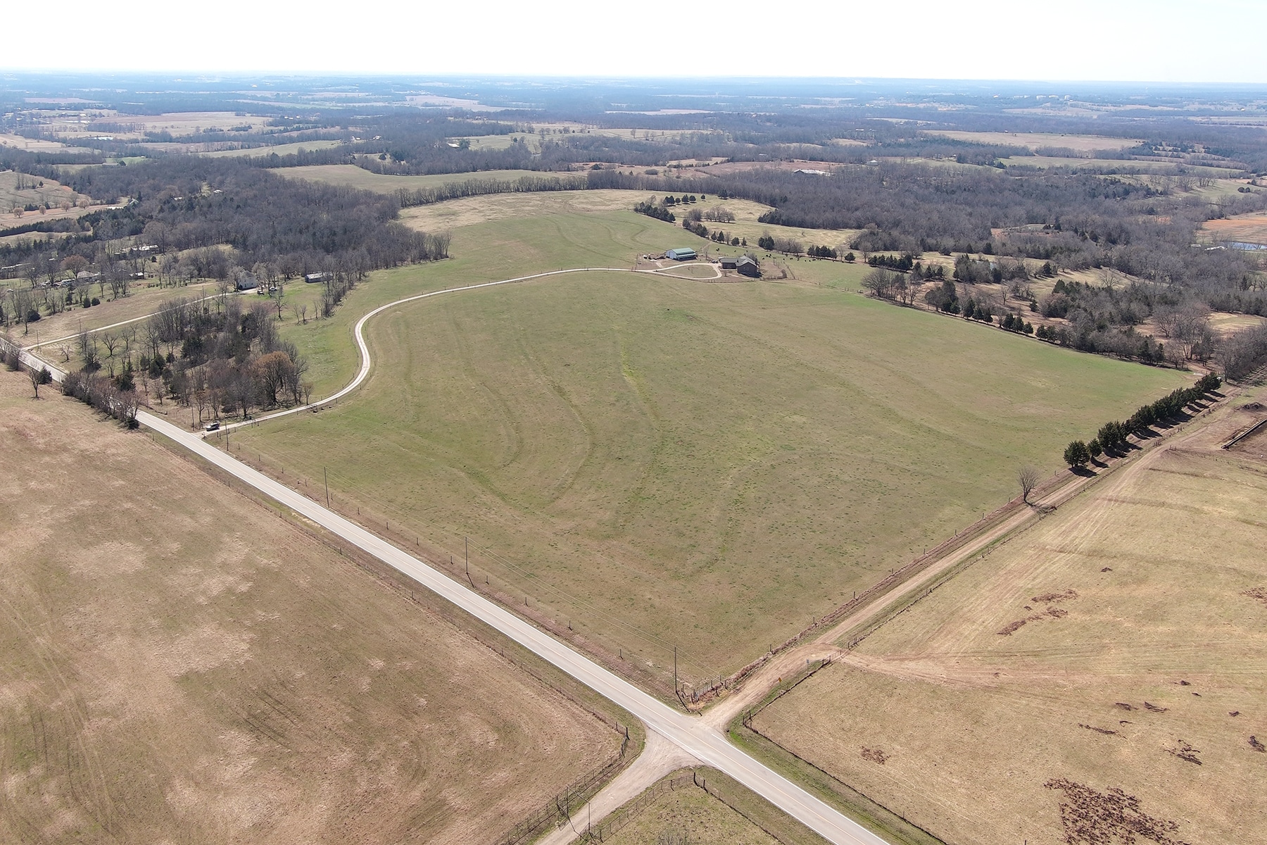 32846 Block Rd, Paola, KS à vendre Photo principale- Image 1 de 37