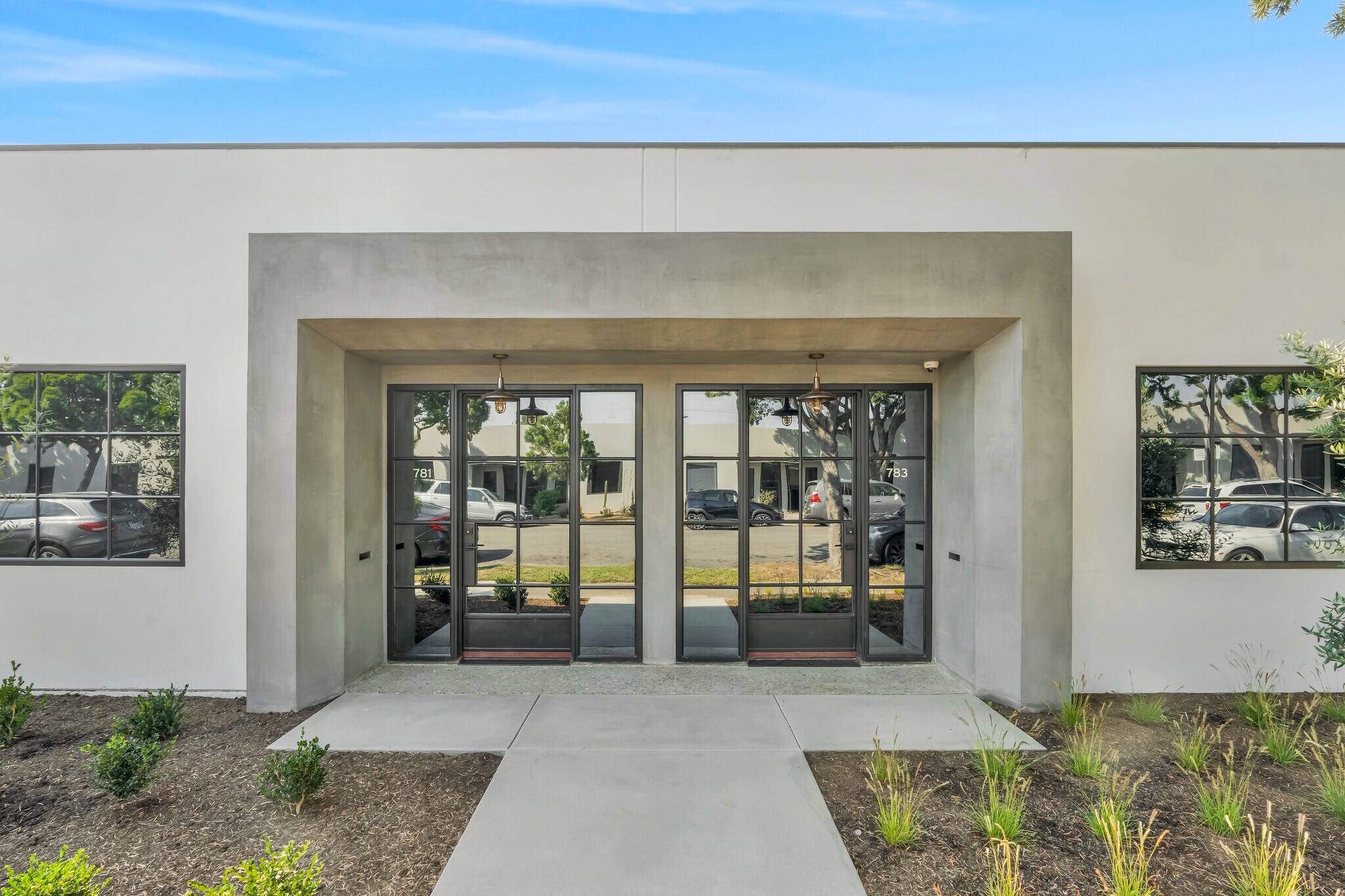 769-791 Newton Way, Costa Mesa, CA à louer Photo du bâtiment- Image 1 de 18