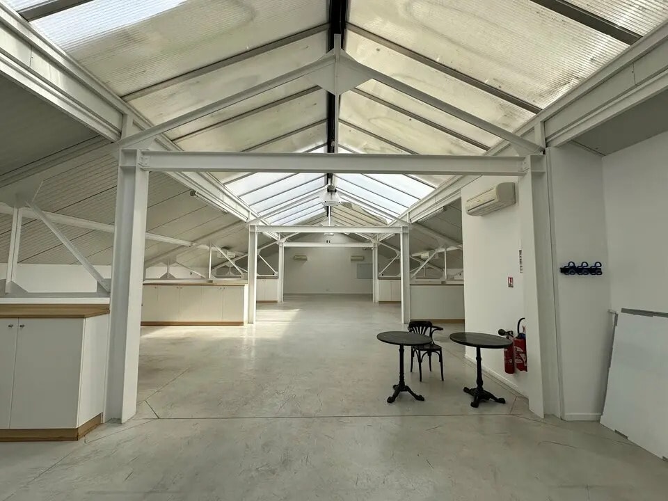 Local d'activités dans Saint-Maur-des-Fossés à vendre Photo intérieure- Image 1 de 3