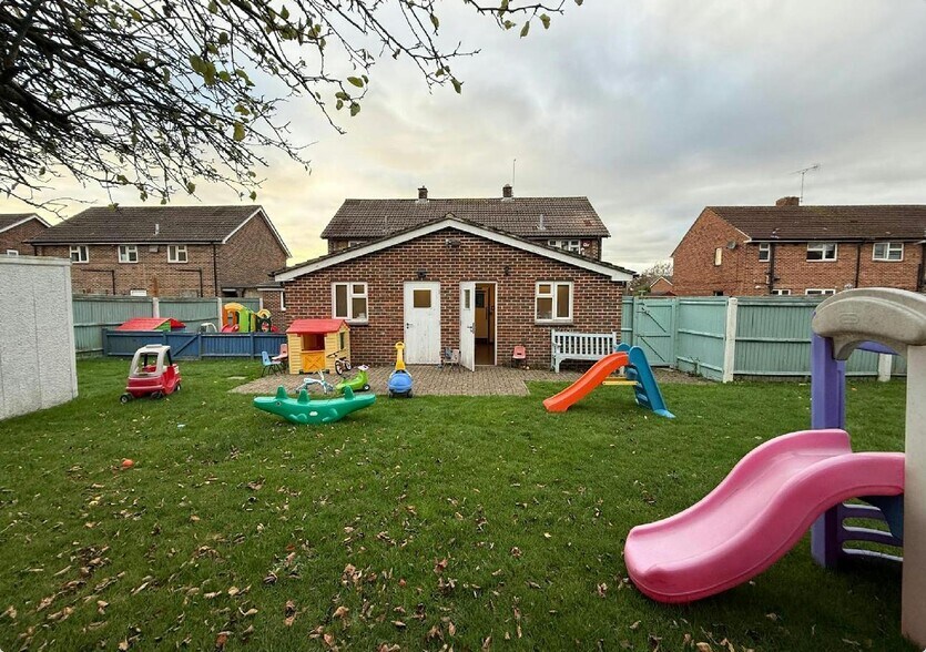 198-200 Dunsbury Way, Havant à vendre - Photo du bâtiment - Image 3 de 7