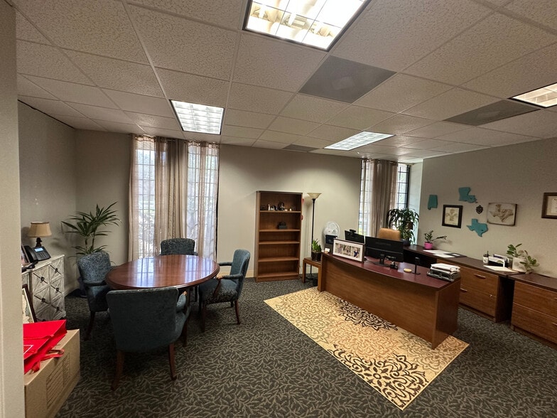 10011 W Gulf Bank Rd, Houston, TX for lease - Interior Photo - Image 3 of 5