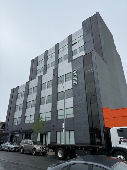 2250 59th St, Brooklyn, NY for lease - Building Photo - Image 1 of 11