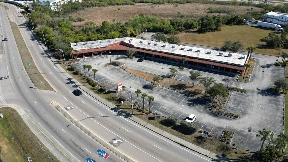 701 JC Center Ct, Port Charlotte, FL for lease - Building Photo - Image 2 of 10