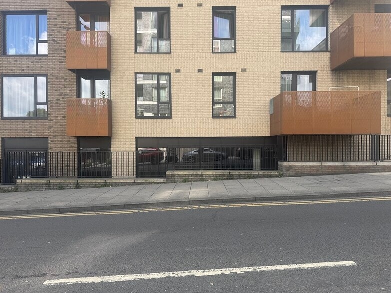 32 Penny Brookes Street, London for lease - Building Photo - Image 2 of 11