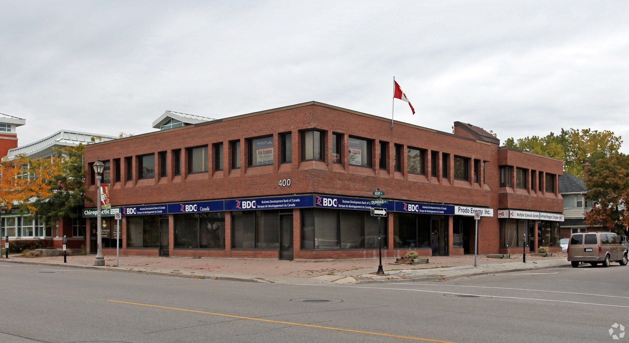 400 Dundas St W, Whitby, ON à vendre Photo principale- Image 1 de 1