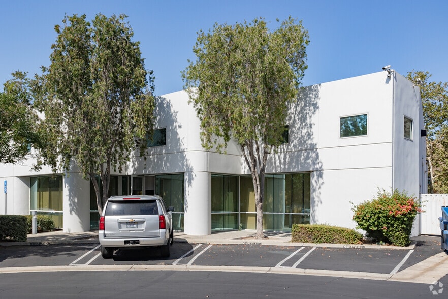 23671-23675 Via Del Rio, Yorba Linda, CA for lease - Building Photo - Image 1 of 10