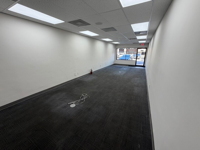 601-625 SW 57th Ave, Miami, FL for lease - Interior Photo - Image 3 of 12